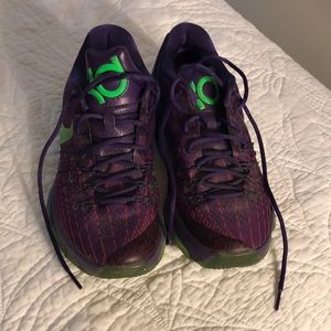 Nike women sport shoes.